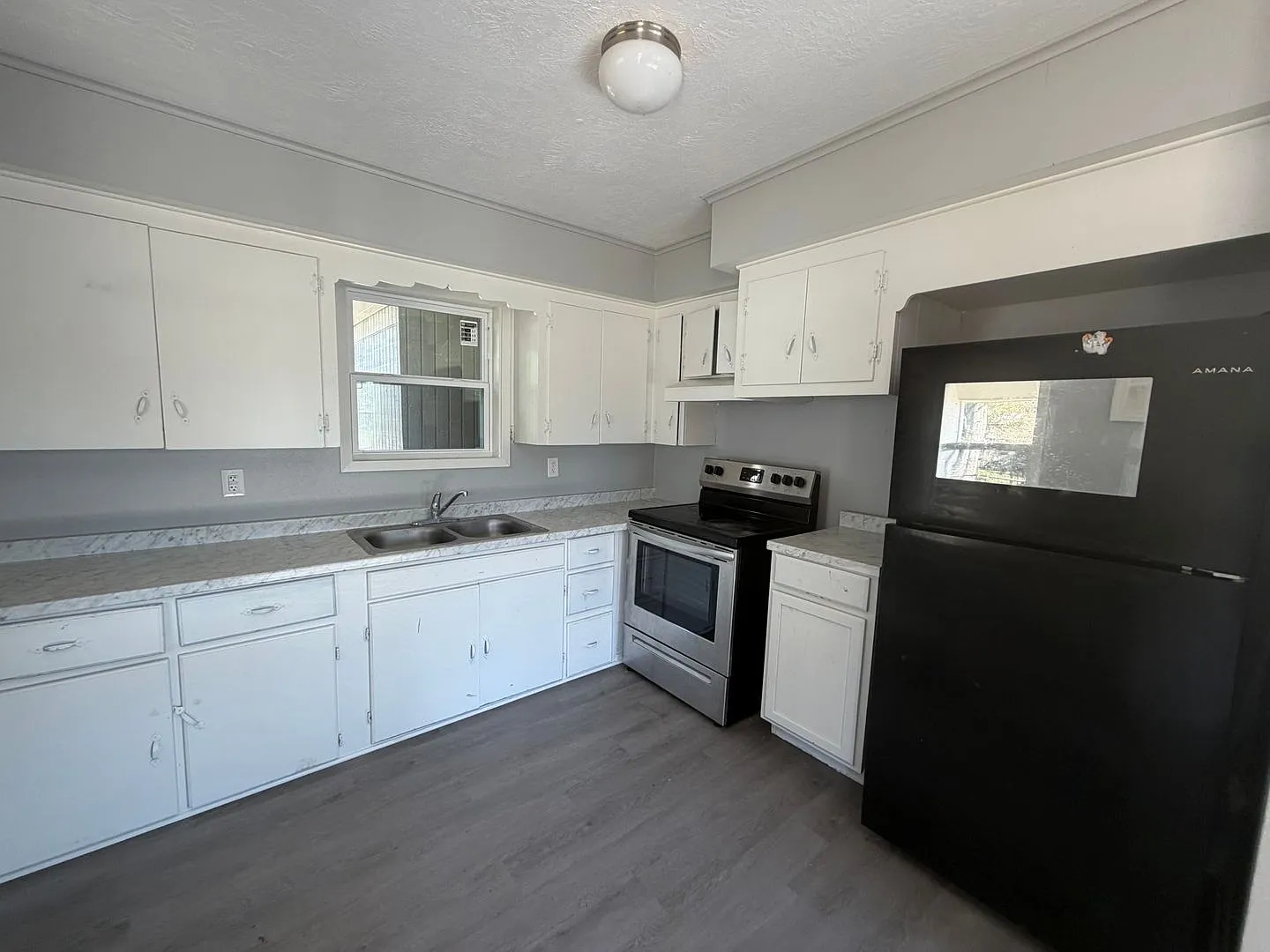 3b/2b home available — Photo 2
