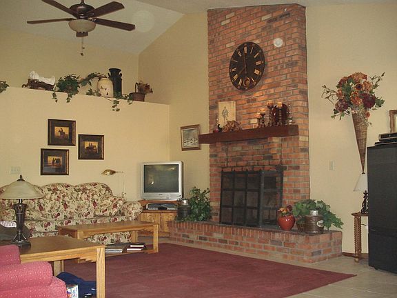 2nd image of 1009 E Le Marche Ave