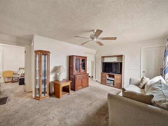 2nd image of 1100 S Park Ave