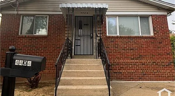 4404 Banks Pl NE — Photo 28