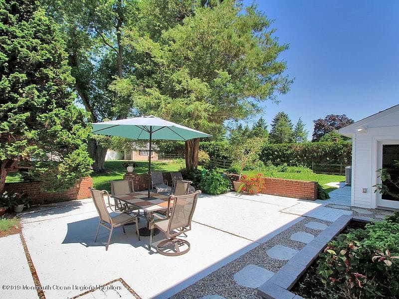 8 Greenbriar Ln, Marlboro, NJ 07746 Zillow