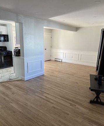 3rd image of 8805 249th St