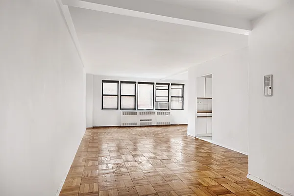 Sold by Erin Brennan, LREB | media 3