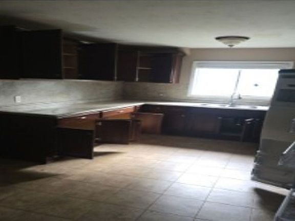 5th image of 27 Meloy Dr