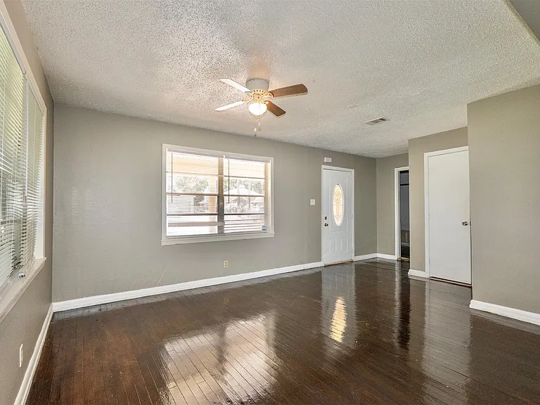 2109 Jeridona St — Photo 6
