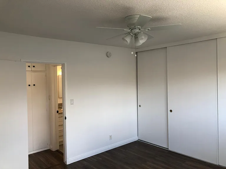 6700 Whitsett Ave #8 — Photo 6