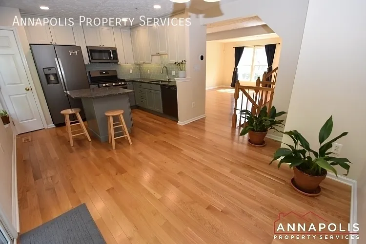 8735 Thornbrook Dr — Photo 4