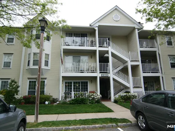335 Linden St, Mahwah, NJ 07430