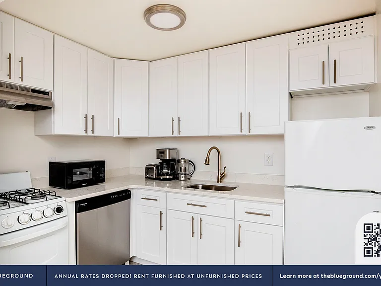 123 E 54th St #7H — Photo 8
