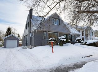 328 Pleasant Park Rd, Ottawa, ON K1H5M8