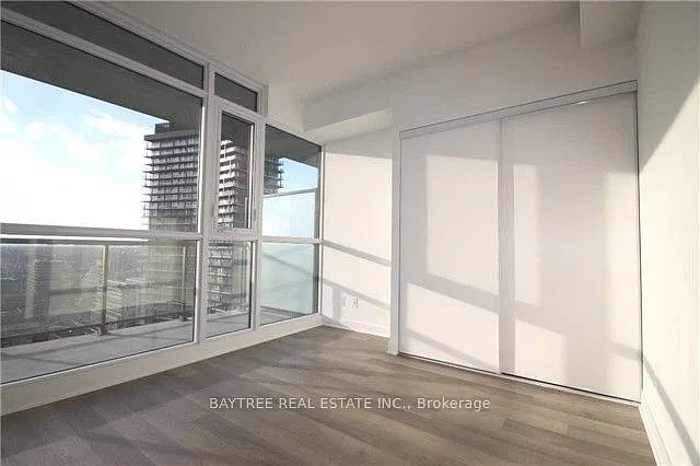 The Bond Condos — Photo 4