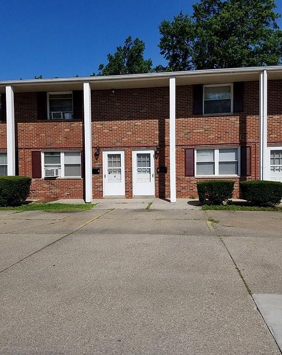 1st image of 1010 Kingsway Dr APT D