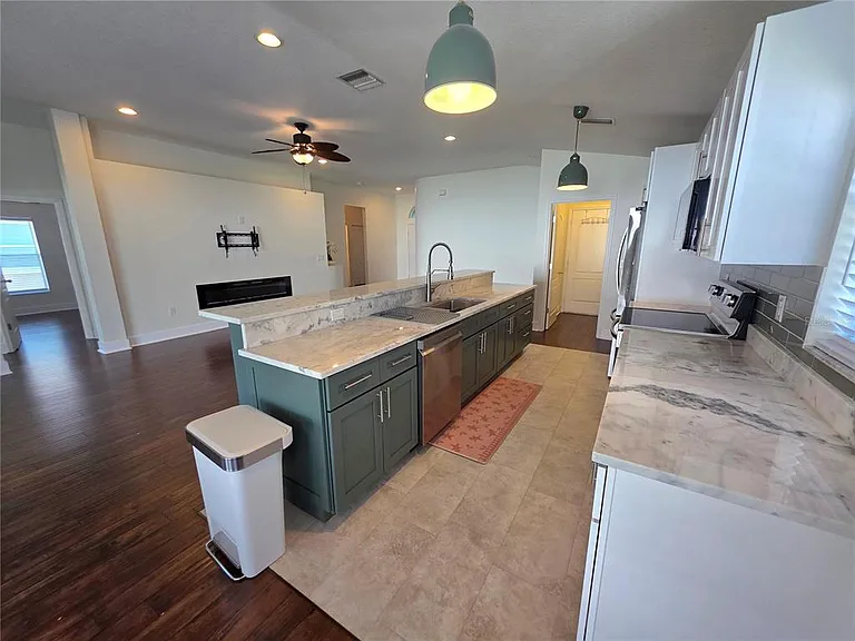 730 Straw Lake Dr — Photo 4