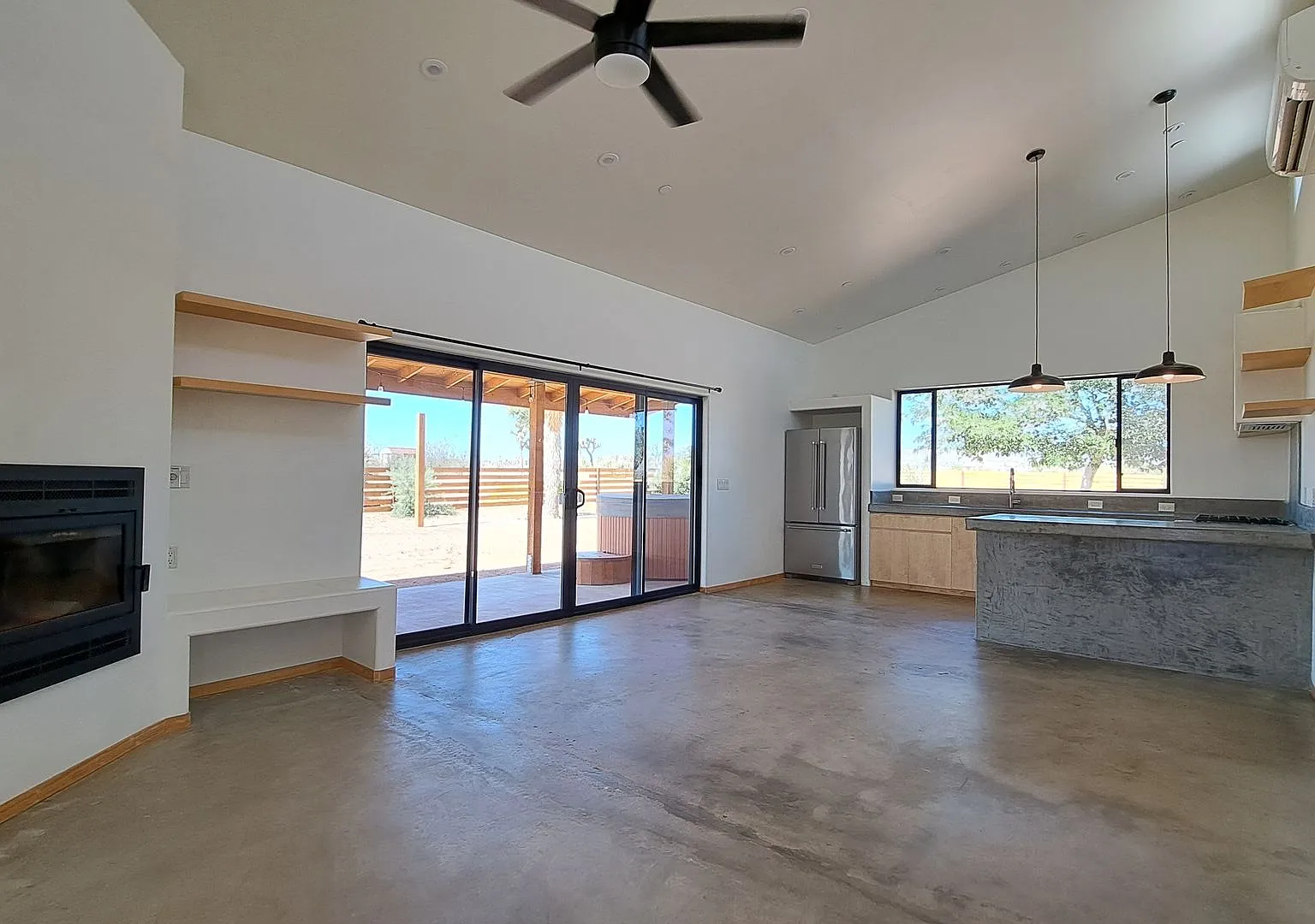 Modern 1 Bedroom — Photo 3
