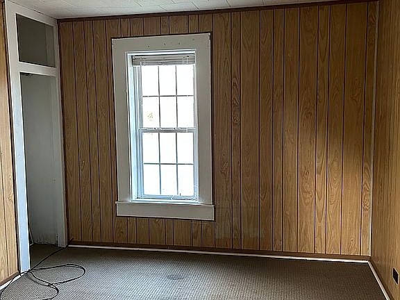 3rd image of 595 Little Rd