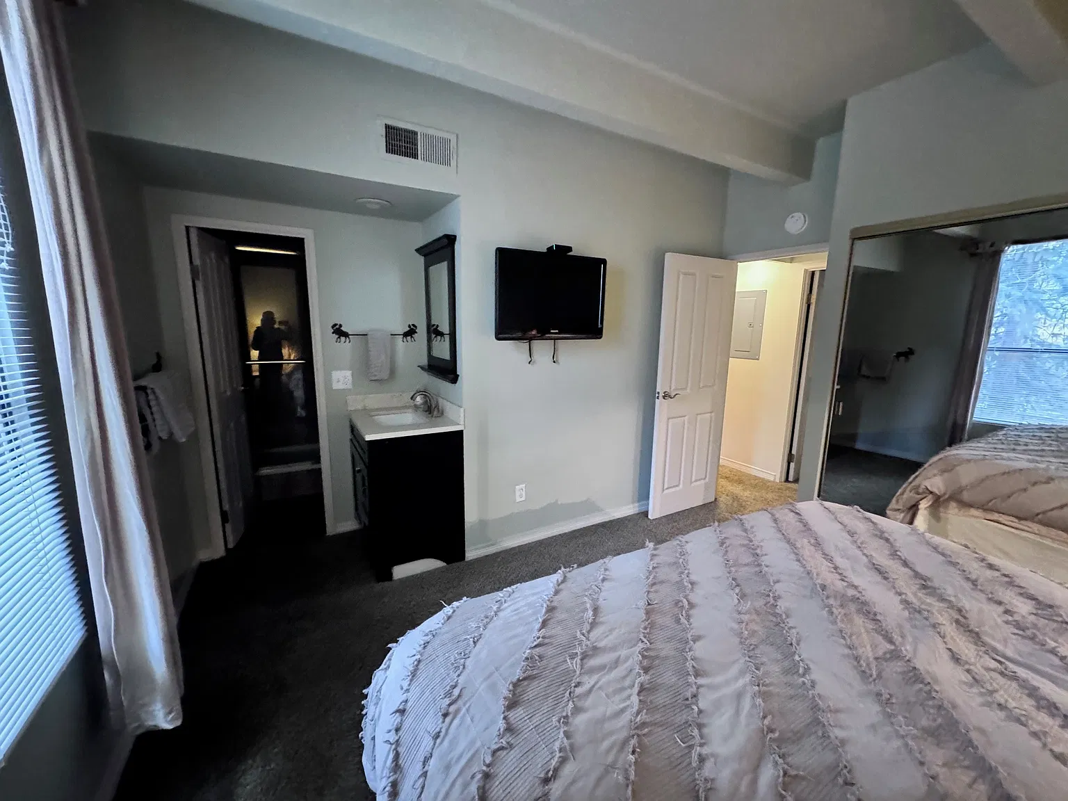 2 bed, 766 sqft, $3,000 — Photo 4