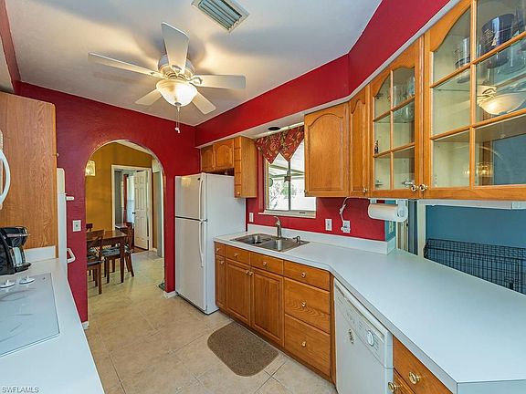 4th image of 3290 Valencia Dr