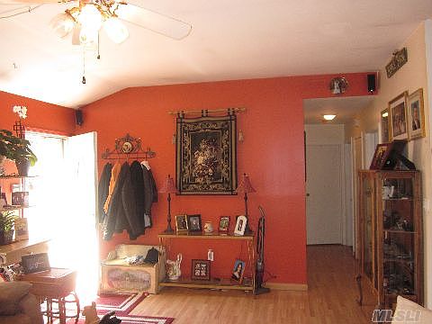 3rd image of 363 Jamaica Ave