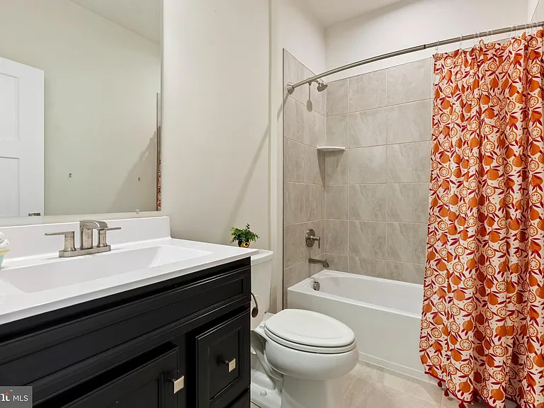7903 Tanbridge Ln — Photo 32