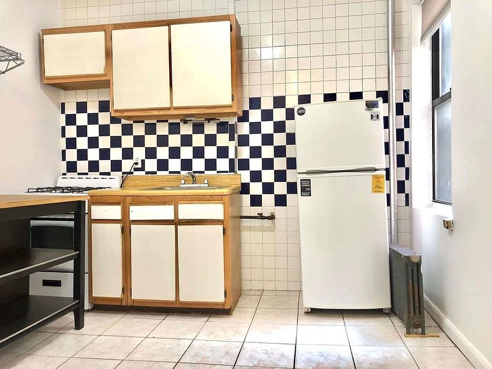 1st image of 86 Stanton St #4F