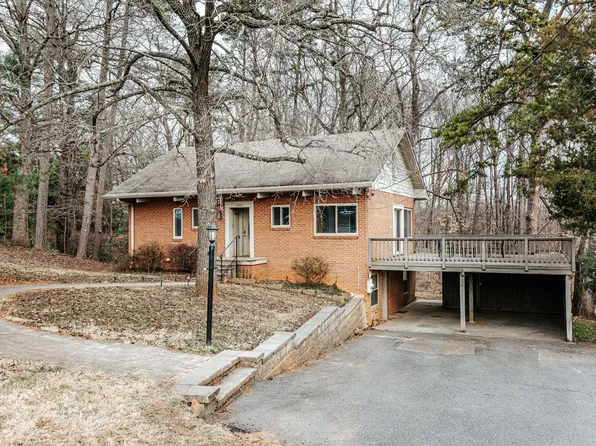 1140 Pen Park Ln, Charlottesville, VA 22901