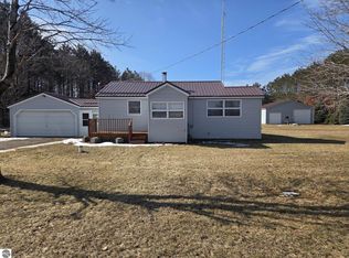 2353 N School Rd, Weidman, MI 48893