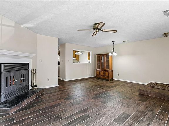 5th image of 103 Beacon Way
