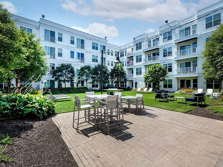 81 Tresser Blvd #2-ID1537756P — Photo 14