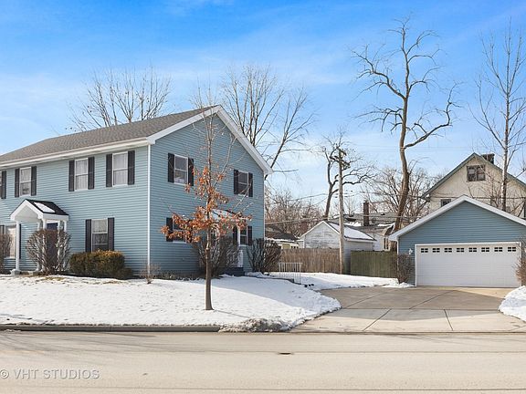 2nd image of 214 Bluff Ave