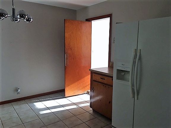 4th image of 912 Patricia Dr