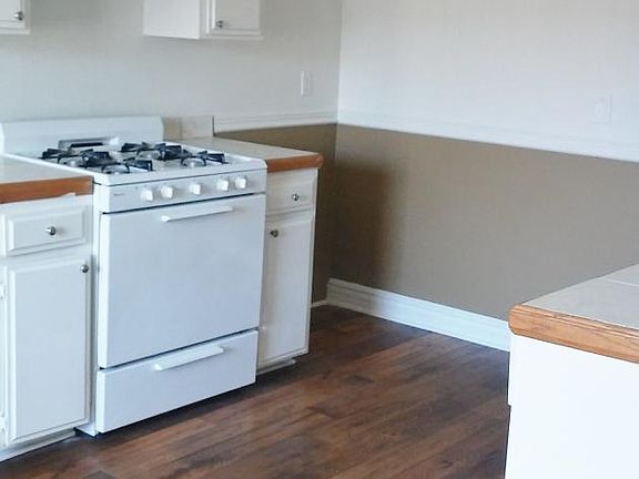 2nd image of 7911 Duchess Dr #28