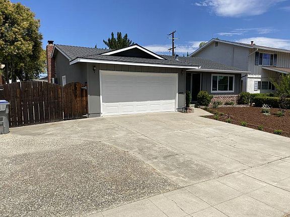 2nd image of 1521 Hallbrook Dr