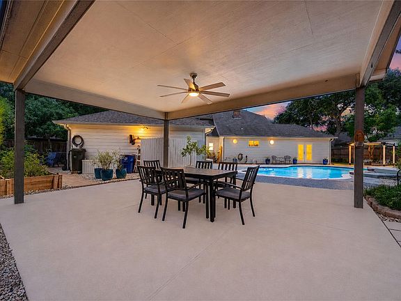 4th image of 2114 Ashgrove Dr