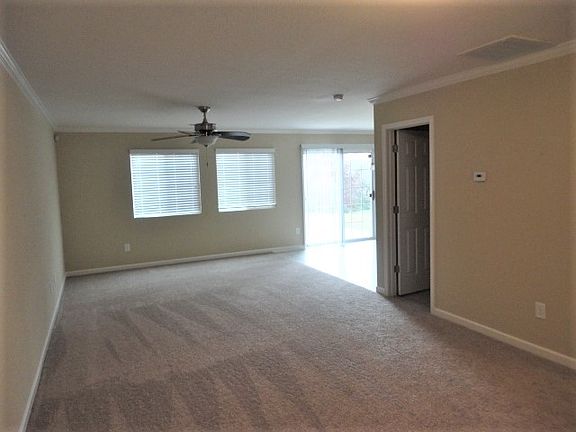 3rd image of 5725 Hidden Lake Dr