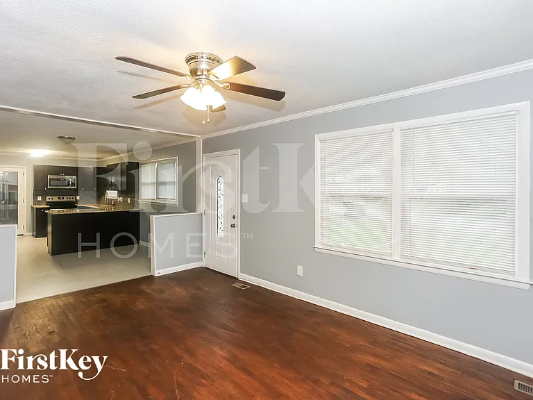 1502 Kingston Dr — Photo 6