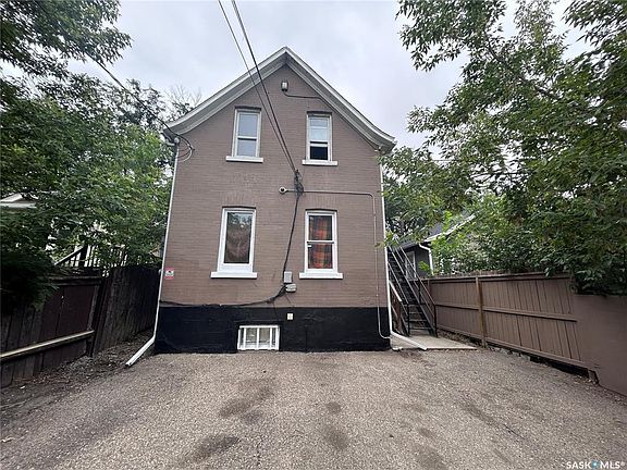 2nd image of 109 28th STREET W
