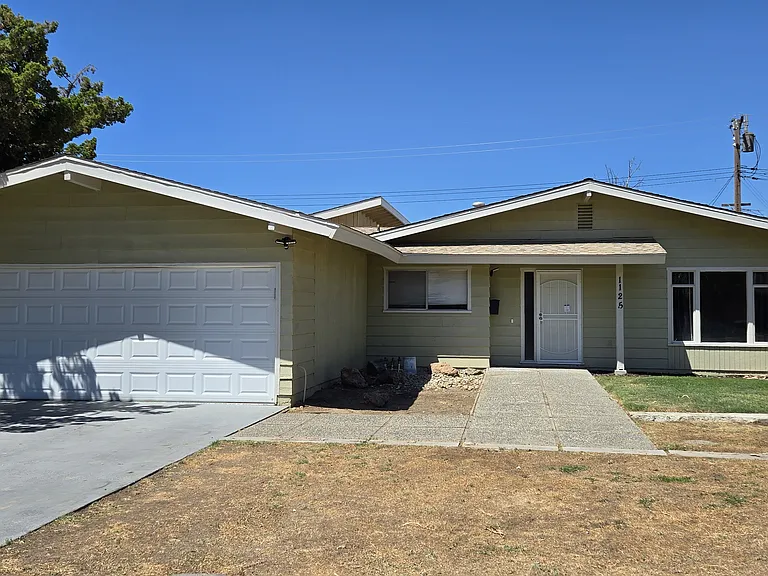 1125 S Mountain St — Photo 1