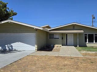 1125 S Mountain St, Visalia, CA 93277