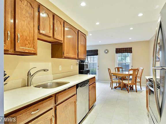 5th image of 6858 Lafayette Park Dr