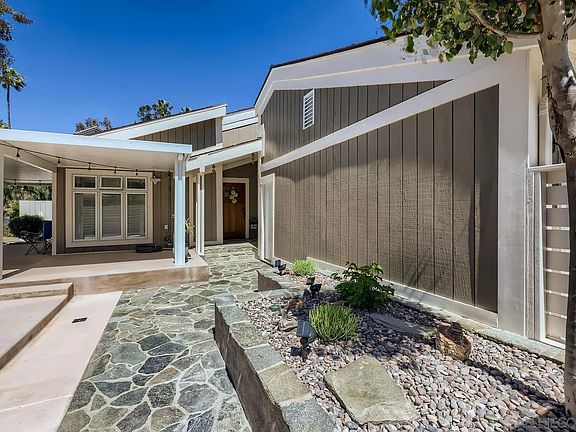 2nd image of 10808 Valiente Ct