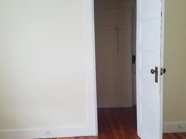 54 Hubinger St — Photo 12