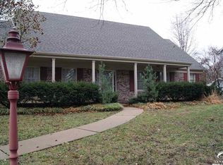 312 Homestead Dr, Lawrence, KS 66049