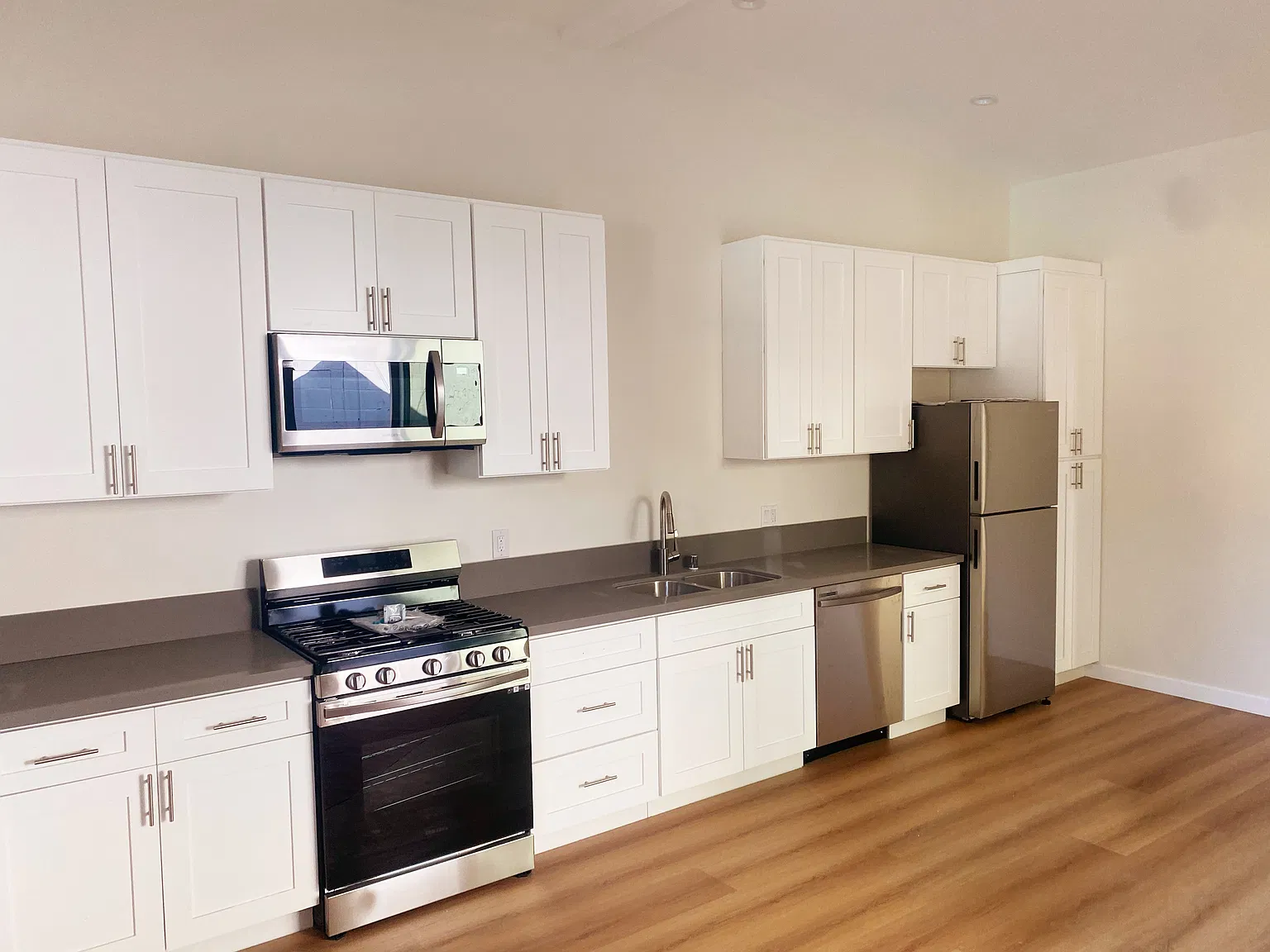 314 W Ulysses St — Photo 2