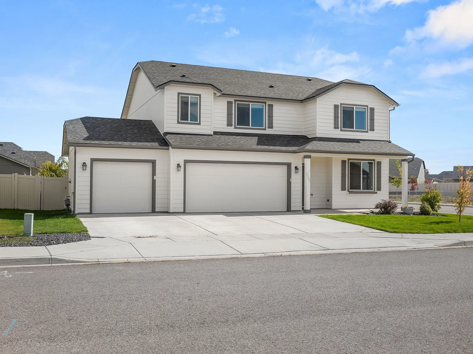 4 bed, 2.5 bath, 894 sqft, $2,495 — Photo 3