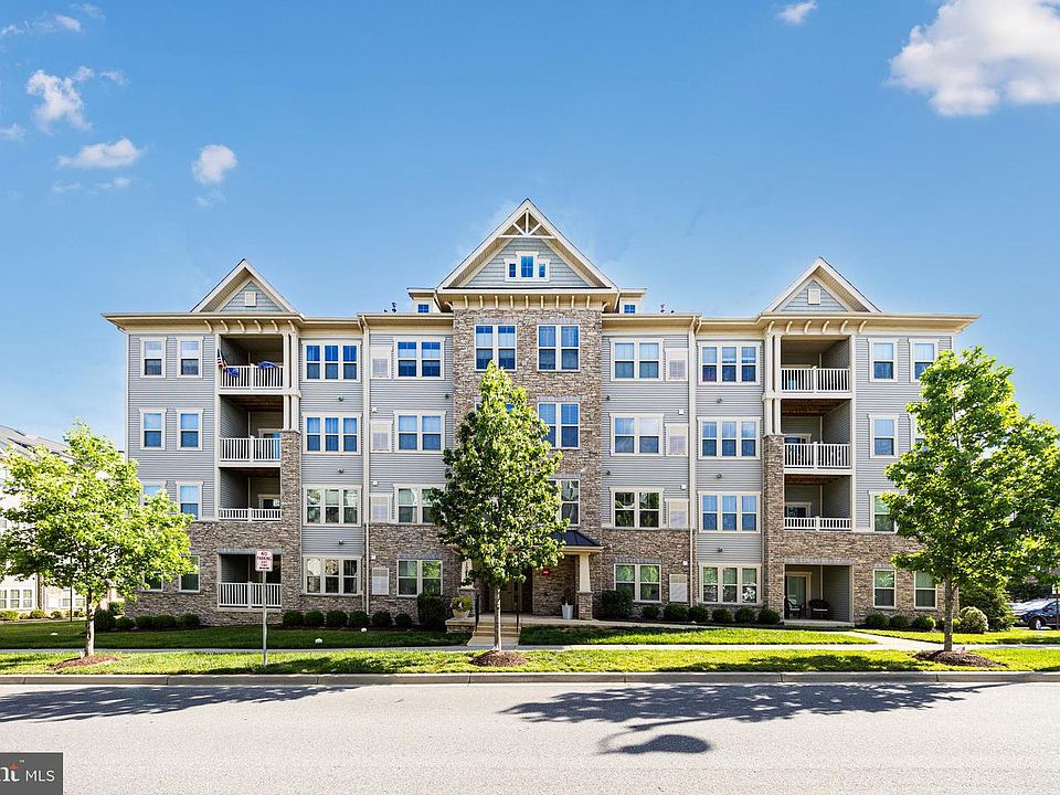 1st image of 10280 Hopewell St #302
