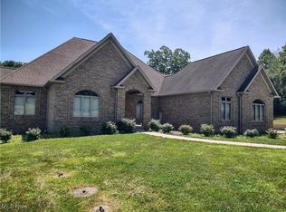 1185 Sand Run Rd, Akron, OH 44313