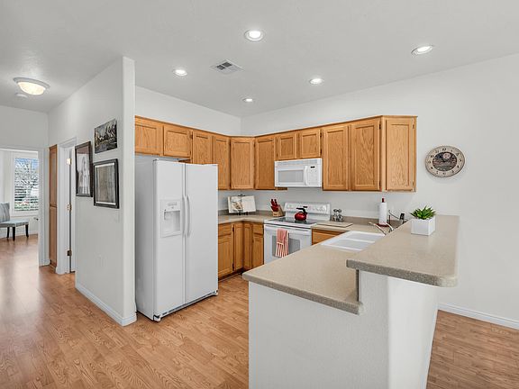 5th image of 4517 S Clear Creek Ln