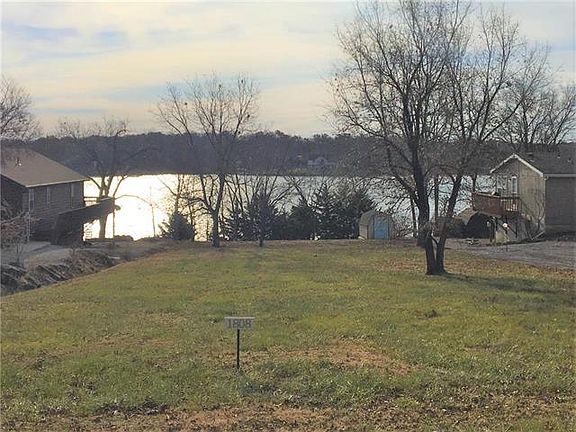 3rd image of 50 Lakeview Ln