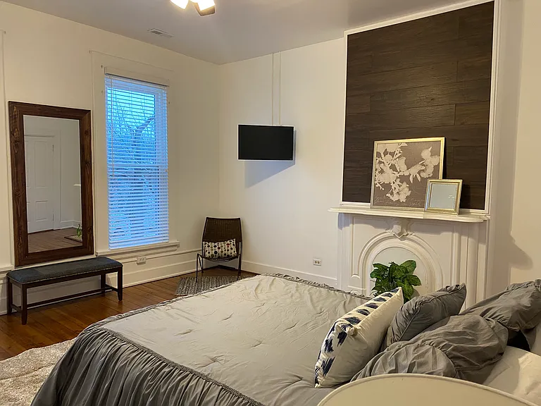 183 S Paint St #B — Photo 7