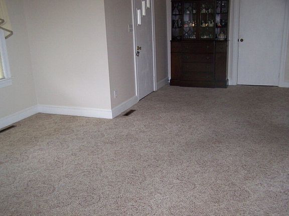 4th image of 212 Miller Ave